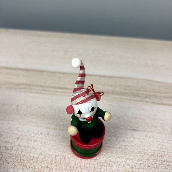 Vintage Clown Ornament Christmas Retro Holiday Home Decor Wood Wooden Green Red - Picture 3 of 11